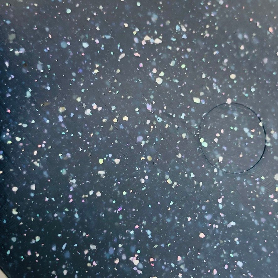 plaque de bio acétate chargé en coquillage (nacre d'ormeau) - bleu nuit – Image 4